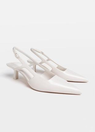 Туфли женские белые каблук китен хил stradivarius new1 фото