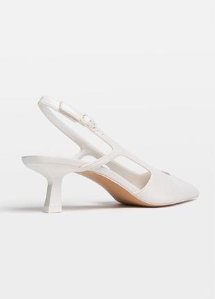 Туфли женские белые каблук китен хил stradivarius new5 фото