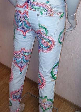 Яркие белые джинсы desigual с фирменным принтом, 💯 оригинал, молниеносная отправка7 фото
