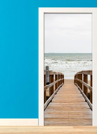 Вінілова самоклеюча кольорова декоративна наклейка на двері "море. пляж. причал" з оракалу1 фото