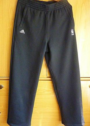 Штани спортивні adidas.