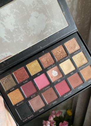 Huda beauty rose gold palette remastered палетка теней для век палетка теней