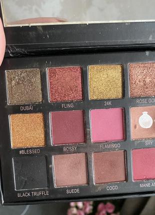 Huda beauty rose gold palette remastered палетка теней для век  палетка тінів4 фото