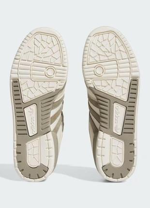 Новые оригинальные кроссовки adidas, кожаные, 42, 8 1/2.5 фото
