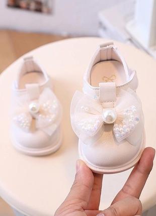 Дитячі нарядні туфлі для малюків