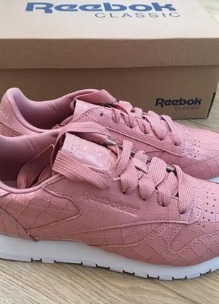 Жіночі кросівки reebok classic leather crackle