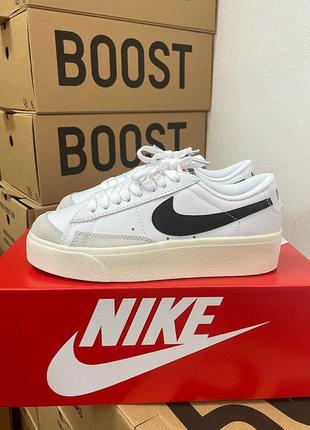 Крутейшие женские кроссовки на платформе nike blazer low platform white premium белые