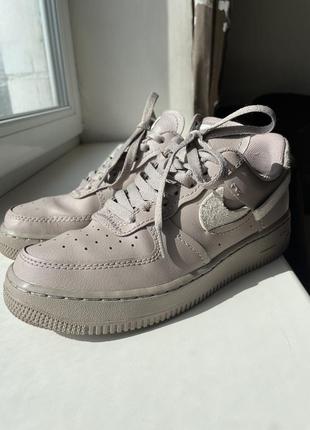 Кросівки black and gold high tops for girls nike boots