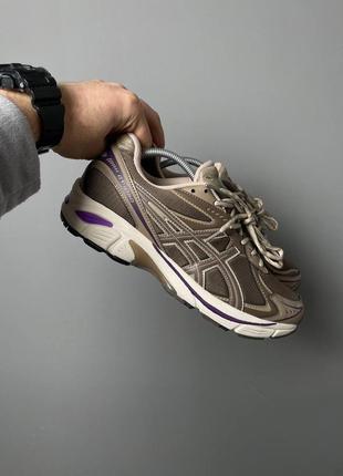 Мужские кроссовки коричневые с фиолетовымasics 7600 dark taupe purple4 фото