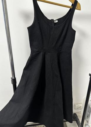 Платье с пышной юбкой