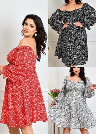 Привлекательное женское платье с длинным рукавом