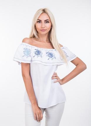 Актуальная красивая блуза открытые плечи с вышивкой