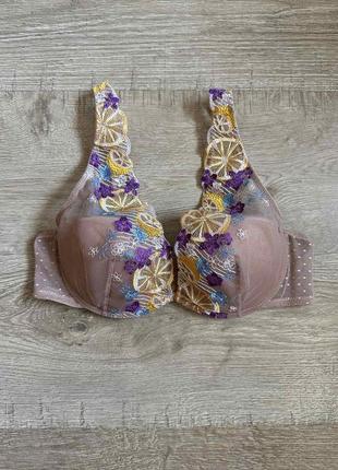 Бюстгальтер