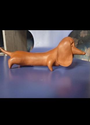 Терракотовая статуэтка собака такса терракота1 фото