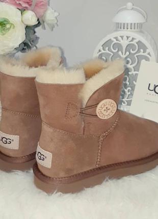 Ugg mini bailey button ii brown (1016422) угги коричневые с пуговицей7 фото