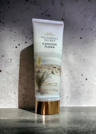 Victoria's secret canyon flora лосьйон для тіла