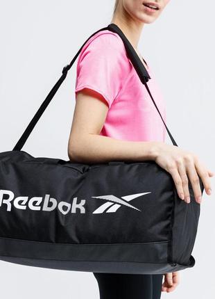Спортивная сумка 35l reebok training essentials medium черная2 фото