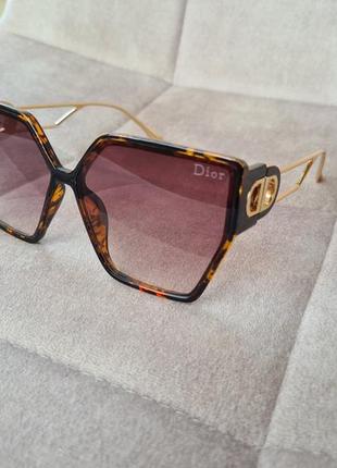 Солнцезащитные очки женские dior1 фото