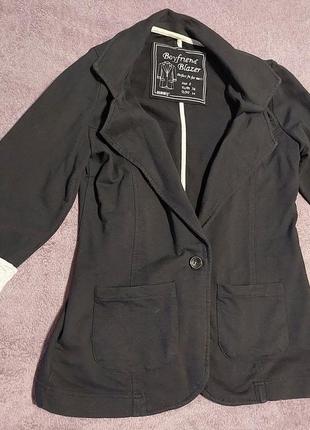 Женский трикотажный пиджак, блейзер, черного цвета. размер м1 фото