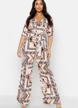 Нюдовый комбинезон палаццо принт paisley boohoo plus size.