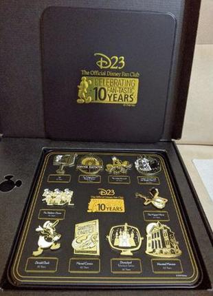 Оригінальний унікальний колекційний набір disney d23 gold me...3 фото