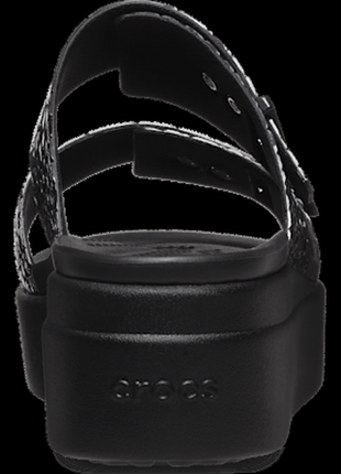 Крокс шльопанці бруклін платформа чорні crocs brooklyn croco shine buckle black4 фото