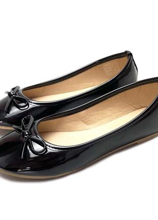 Чорні лакові туфельки для дівчинки friboo