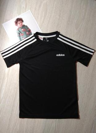 Футболка adidas 140 см.