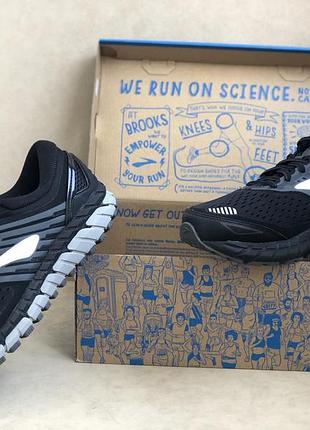 Кросівки 42,5 розмір оригінальні brooks beast 18