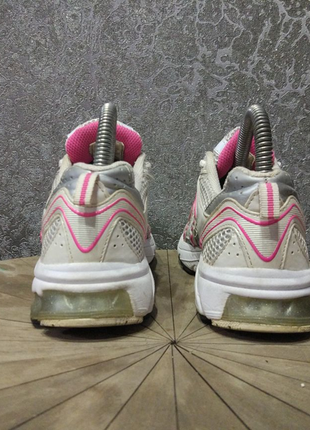 Жіночі кросівки karrimor