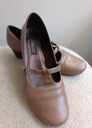 Туфлі світло коричневі ecco