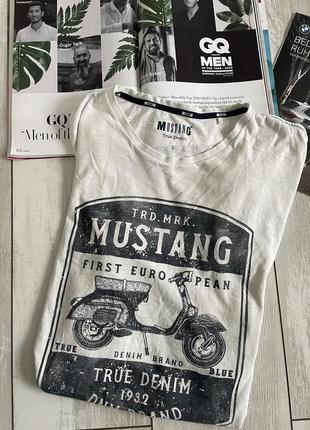 Mustang.  футболка