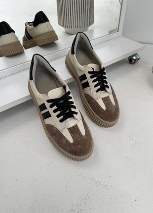 Коричневі кеди