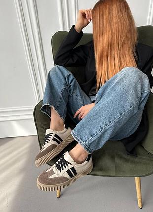 Коричневі кеди