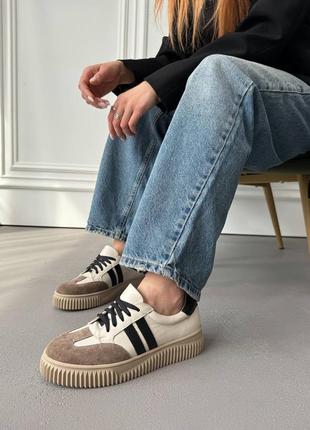 Коричневі кеди