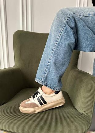 Коричневі кеди