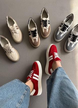 Коричневі кеди