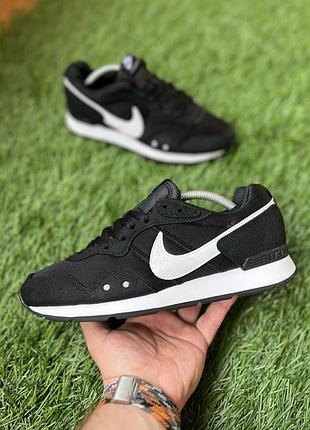 Женские кроссовки nike venture runner