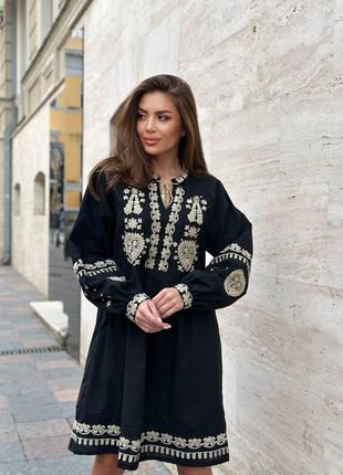 Вишивана сукня плаття з вишивкою чорна сукня на випускний