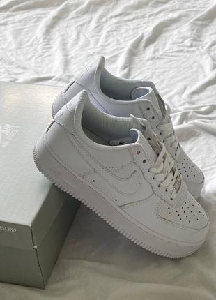 Жіночі кросівки nike air force 1 lux 🤍2 фото