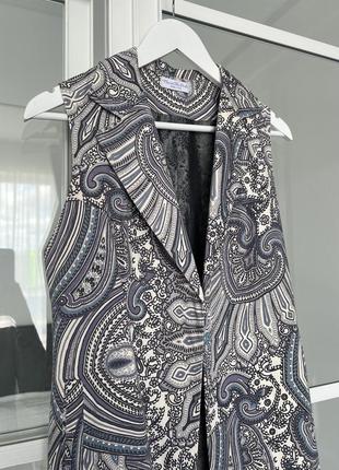 Стильный длинный жилет