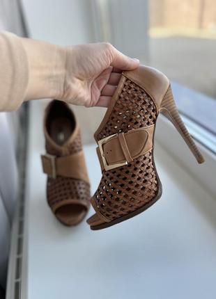 Ботільйони туфлі босоніжки basconi шкіра6 фото