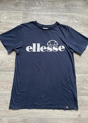 Футболка від бренду ellesse