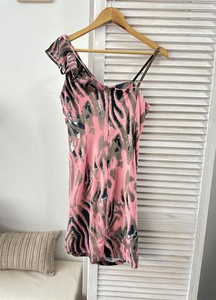 Платье розовое актуальное присборенное8 фото
