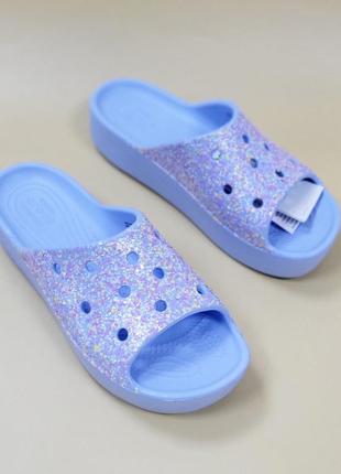 Красивные шлепки crocs classic platform glitter slide w2 фото