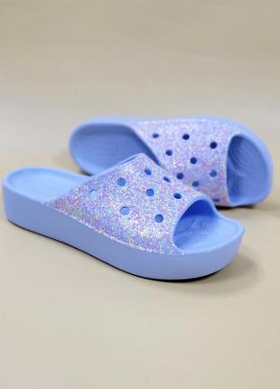 Красивные шлепки crocs classic platform glitter slide w