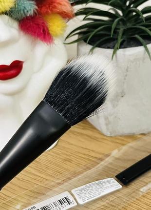 Оригінал пензель для пудрових текстур nyx professional makeup pro brush2 фото