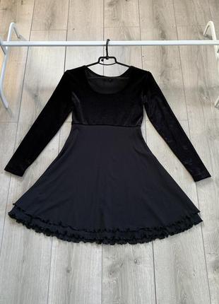 Роскошное платье платье для хрупкой барышни размер xs черного цвета на длинный рукав осень весна