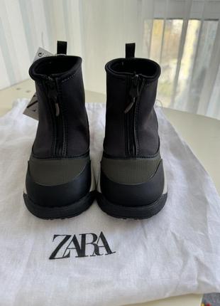 Кросівки zara