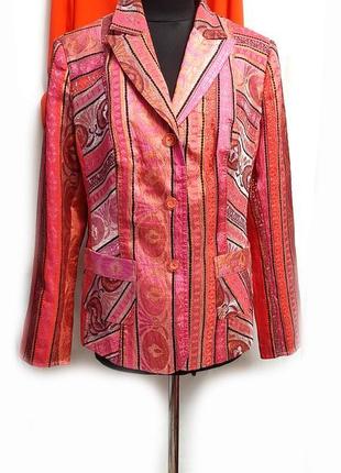 Пиджак красно малиновый легкий р 40-446 фото